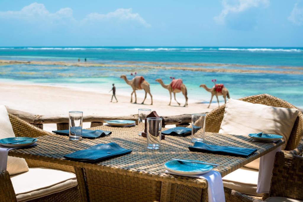 Mombasa- SWAHILI BEACH HOTEL